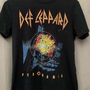 Def Lepppard pyromania tee